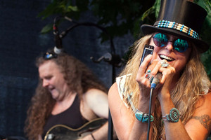KOZMIC BLUE im Cafe Museum